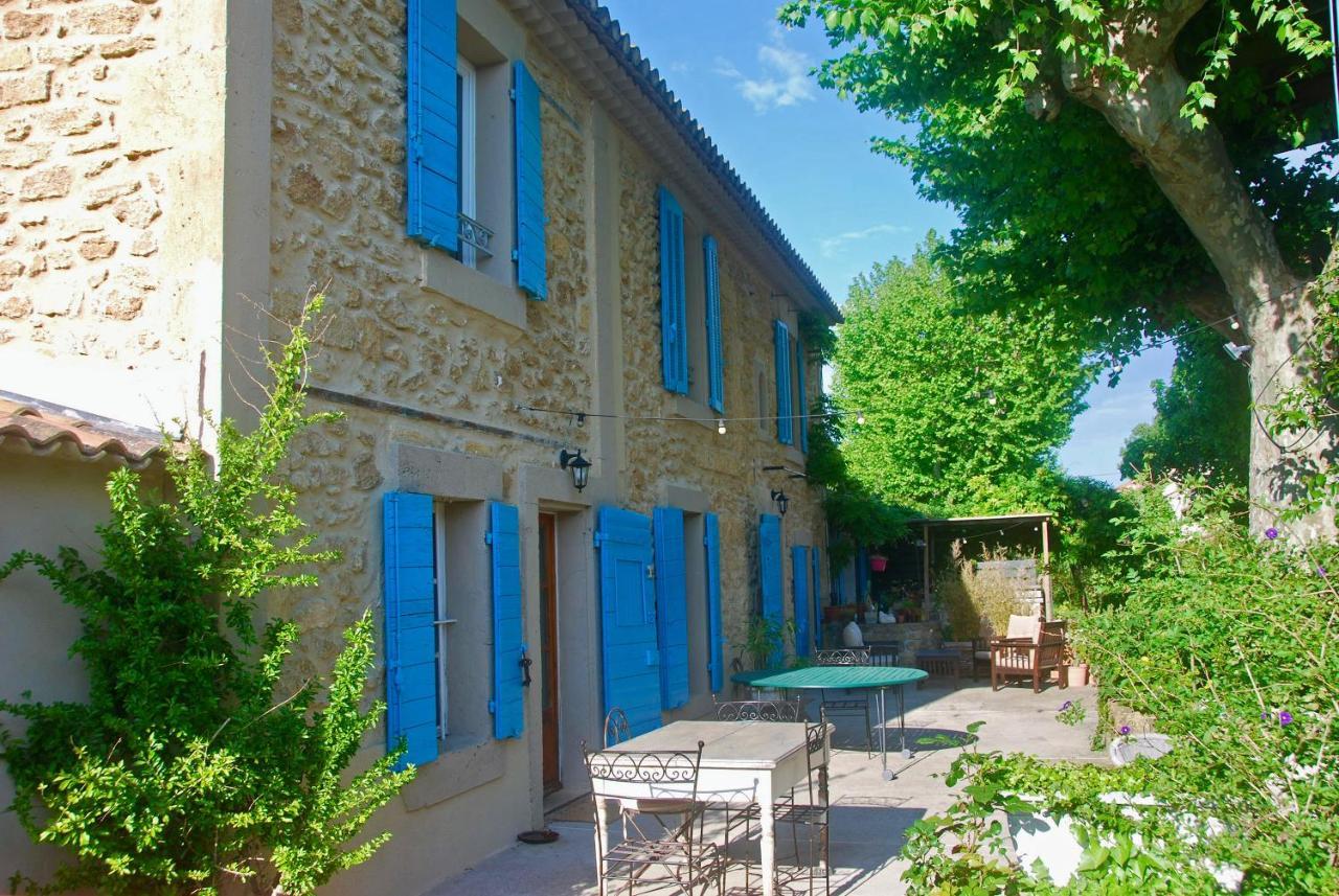 Готель Les Volets Bleus Provence Салон-де-Прованс Екстер'єр фото