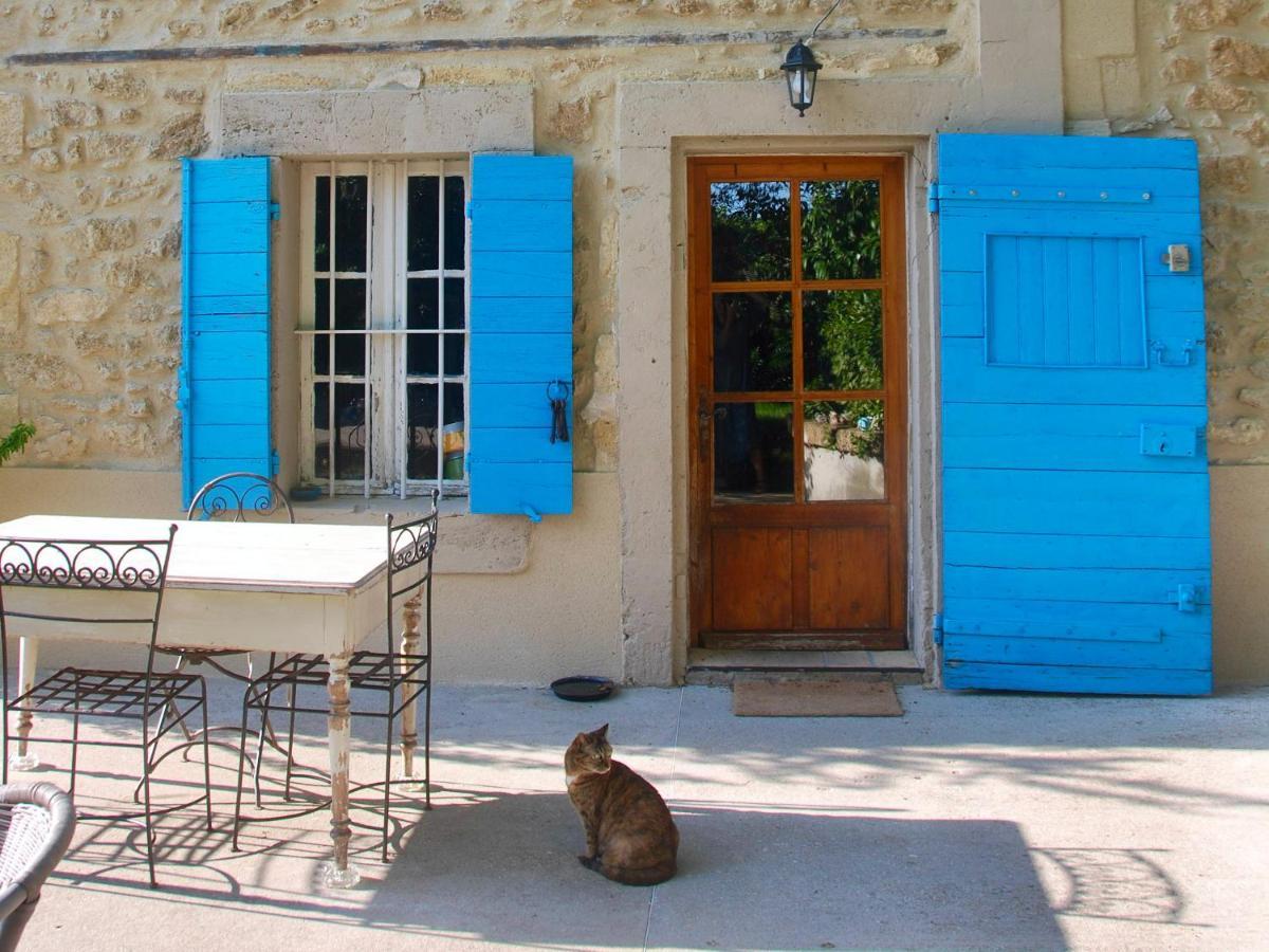 Готель Les Volets Bleus Provence Салон-де-Прованс Екстер'єр фото